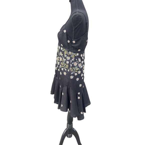 Urban Outfitters Sienna Embroidered Hanky Hem Mini Dress black Size Medium - Picture 4 of 10